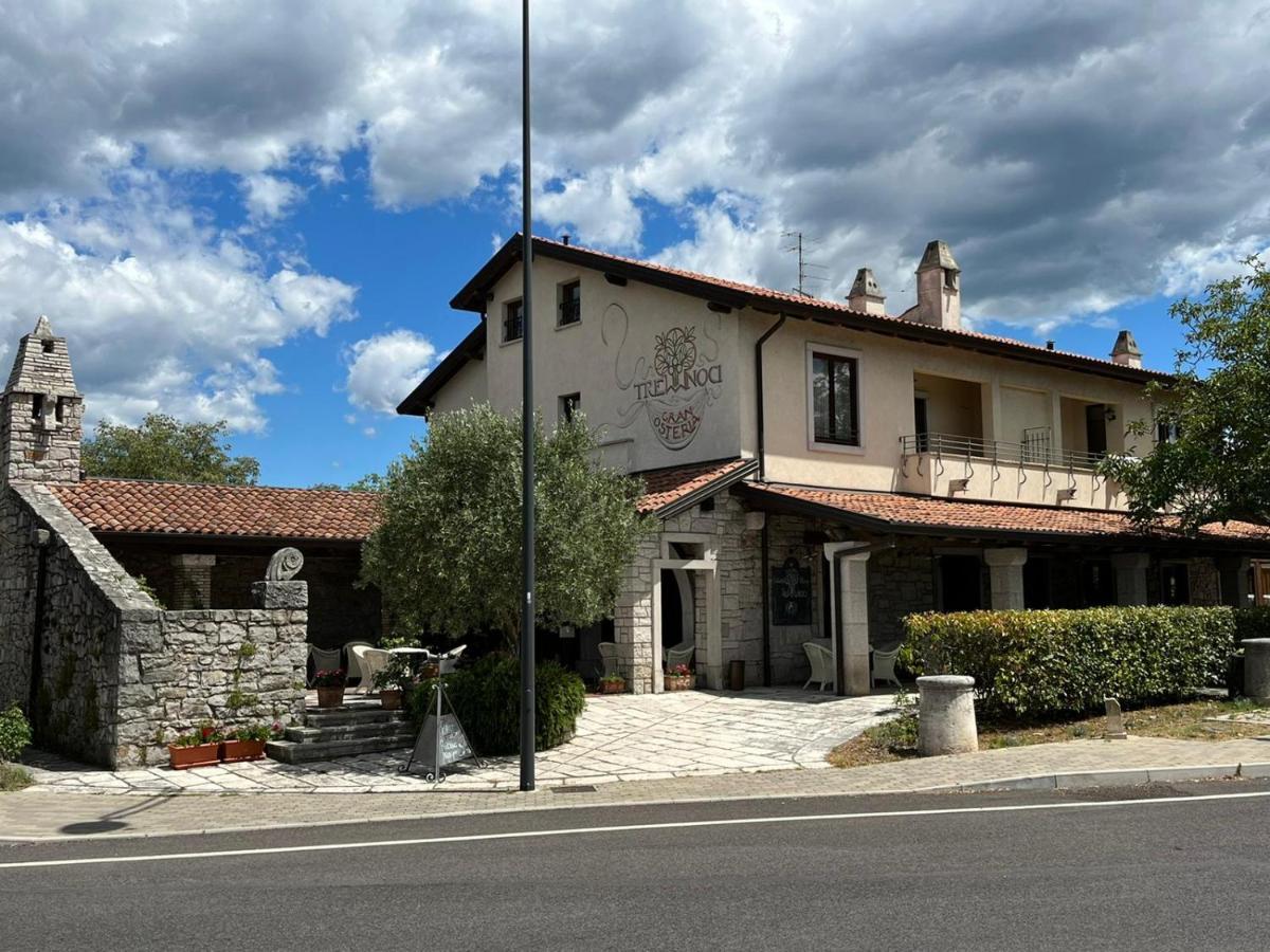 מלון סיסטיאנה Gran Osteria Tre Noci מראה חיצוני תמונה